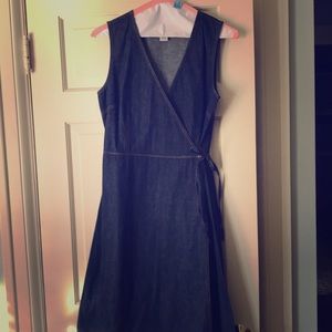 Denim dress. Wrap style